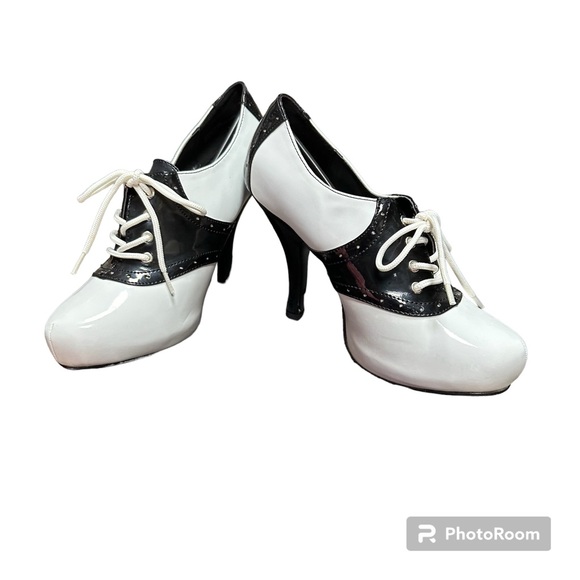 50’s saddle shoes black/white heels - Picture 1 of 4